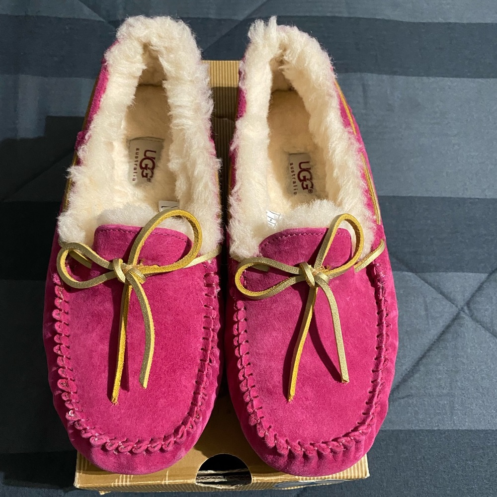 UGG Women’s Moccasins/Slipper